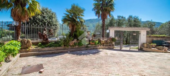 4 غرف نوم فيلا في Castel Sant'Angelo, Italy رقم 369795 9