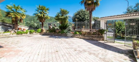 4 غرف نوم فيلا في Castel Sant'Angelo, Italy رقم 369795 26