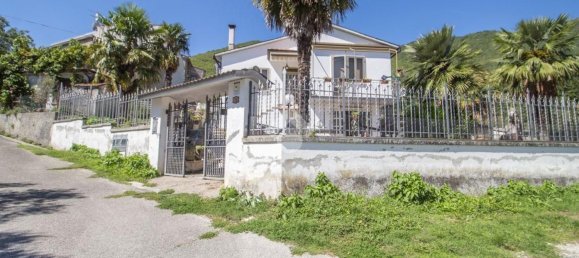 4 غرف نوم فيلا في Castel Sant'Angelo, Italy رقم 369795 29