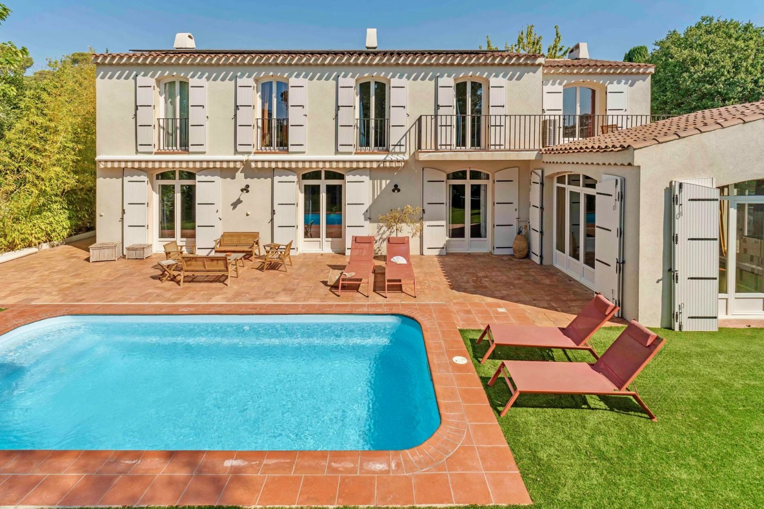 Вилла с 5 спальнями в Тулон, Франция № 332989