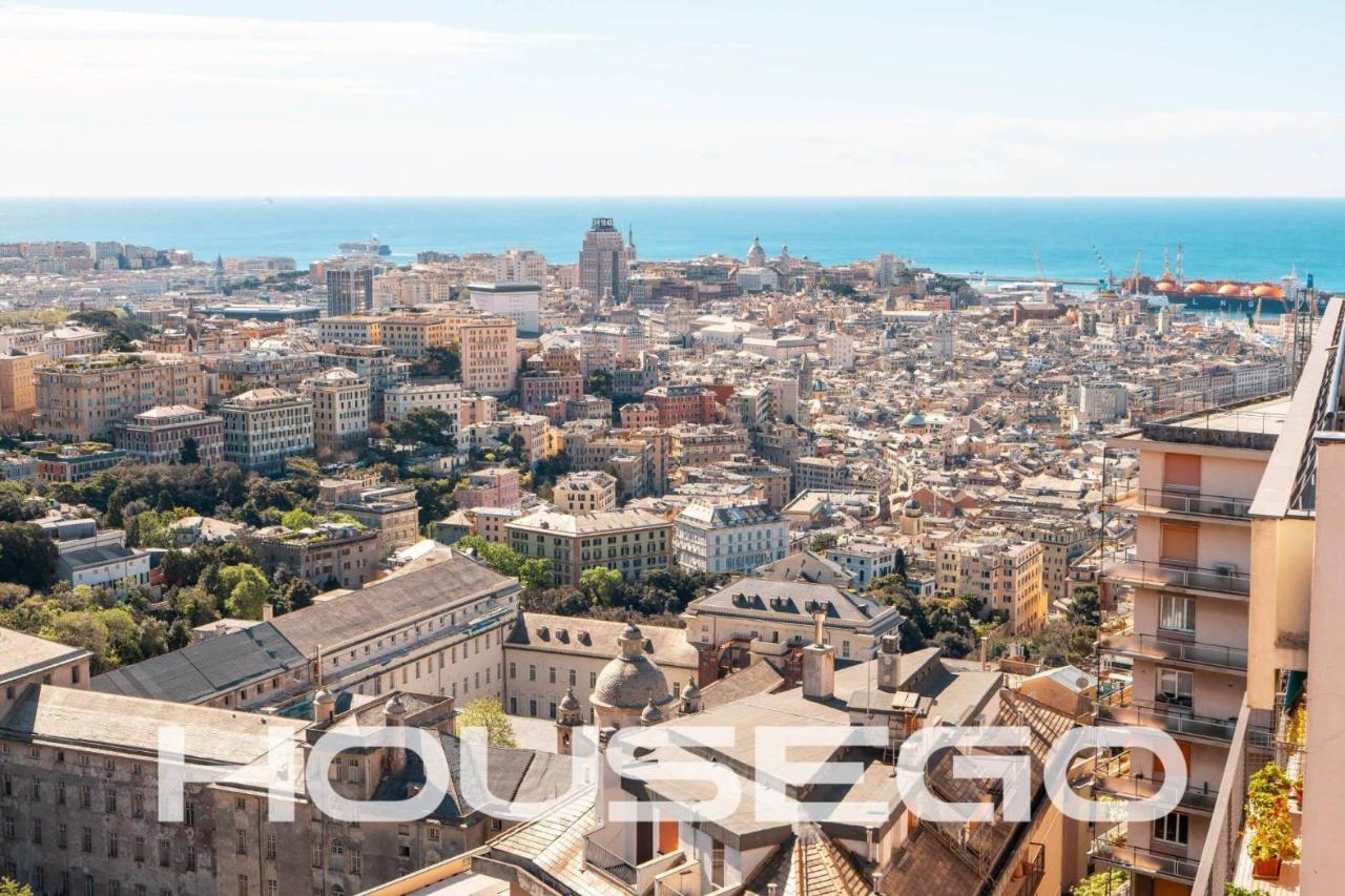 6 rooms Apartment in Genoa, Italy No. 154208