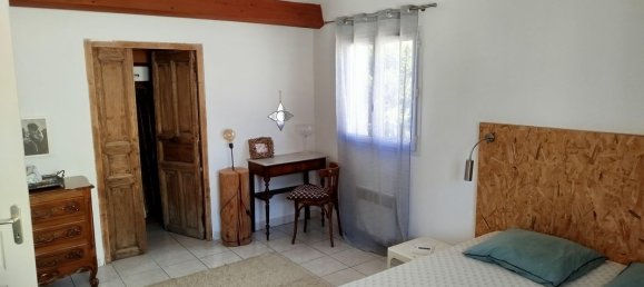 3 bedrooms House in Arles, France No. 356753 3