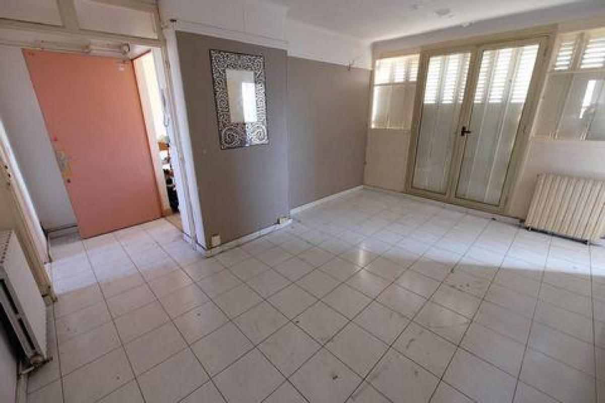 2 bedrooms Condo in Marseille, France No. 14078