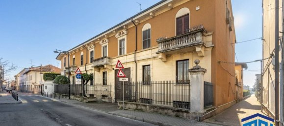 2 bedrooms Apartment in Carugate, Italy No. 377220 3