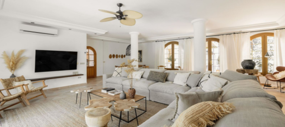 5 bedrooms Villa in Marbella, Spain No. 276676 8