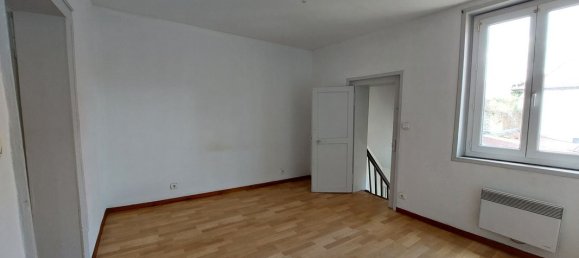 2 bedrooms House in Saint-Amand-les-Eaux, France No. 78349 4