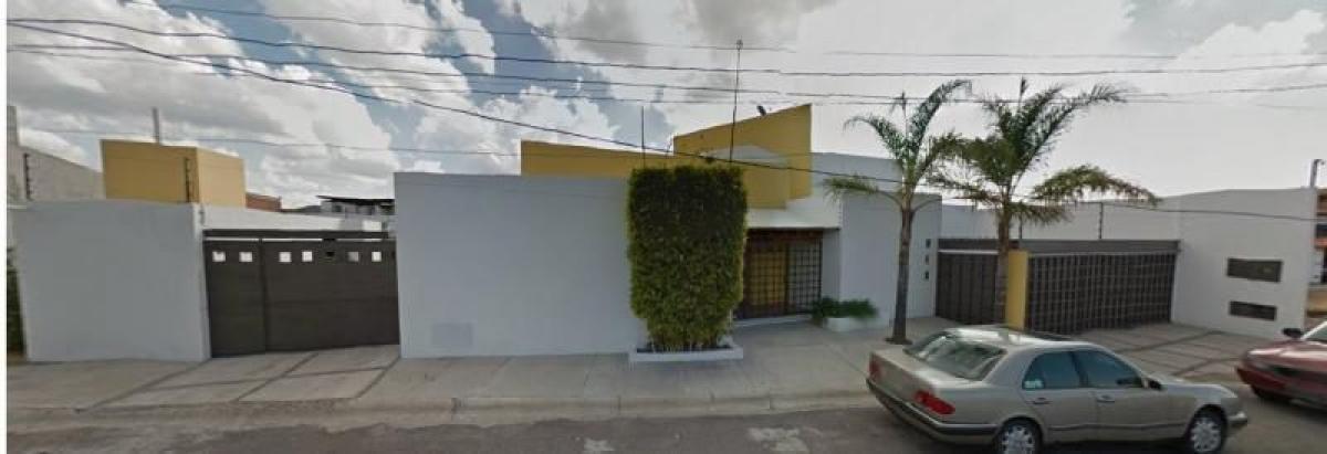 Casa de 3 dormitorios en Querétaro, Mexico No. 170956