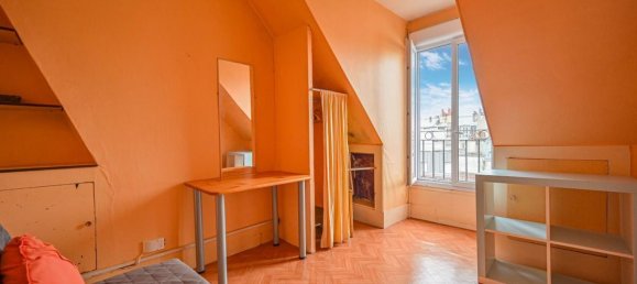 Studio in Paris, France No. 168298 2