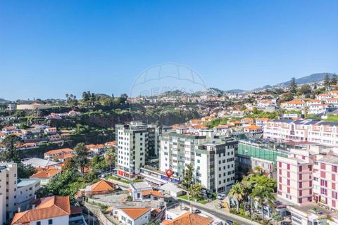  Commercial property in Funchal, Portugal No. 249067