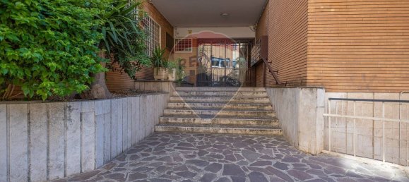 2 rooms Apartment in Rome, Italy No. 288550 2