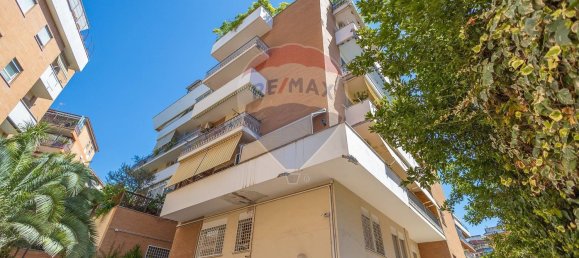 2 rooms Apartment in Rome, Italy No. 288550 4