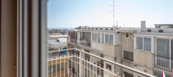 Квартира с 6 комнатами в Катания, Италия № 36131 39