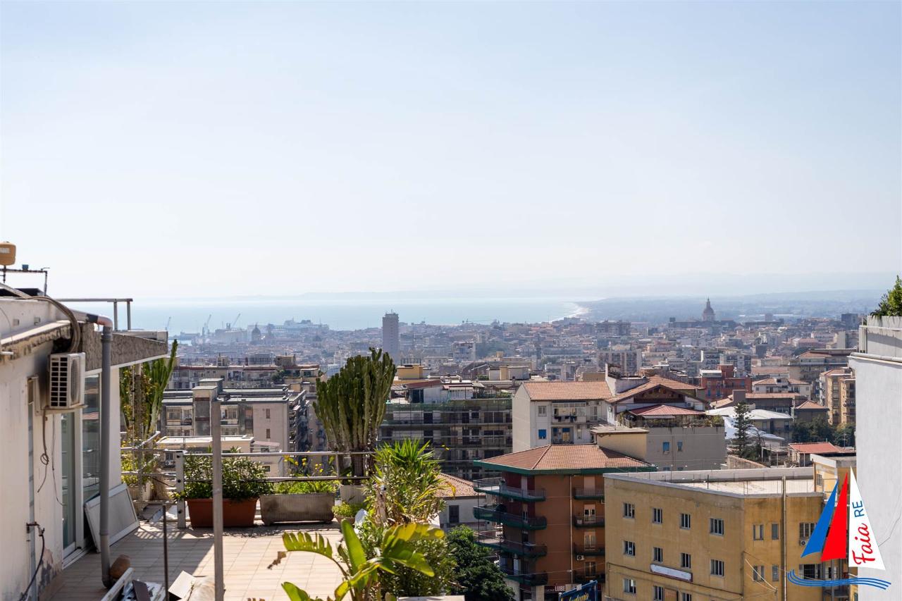 Квартира с 6 комнатами в Катания, Италия № 36131