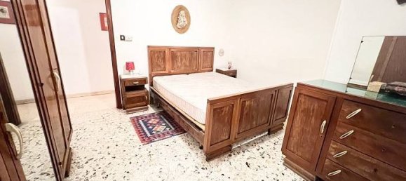 Квартира с 2 спальнями в Таранто, Италия № 83050 5