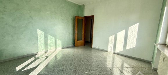 3 rooms Apartment in Turin, Italy No. 124936 8