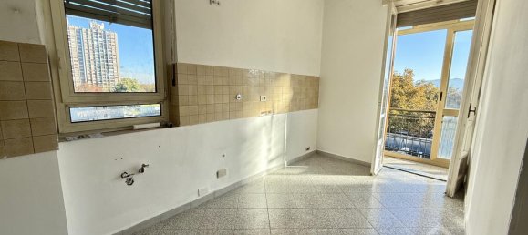 3 rooms Apartment in Turin, Italy No. 124936 4