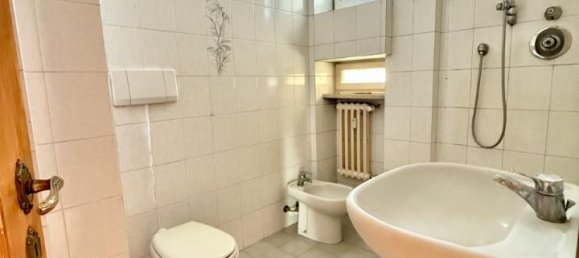 3 rooms Apartment in Turin, Italy No. 124936 9