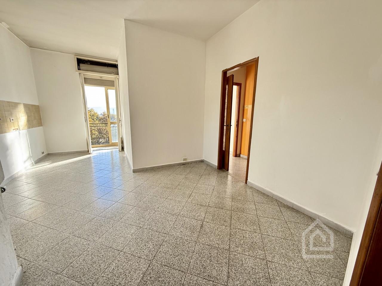 3 rooms Apartment in Turin, Italy No. 124936
