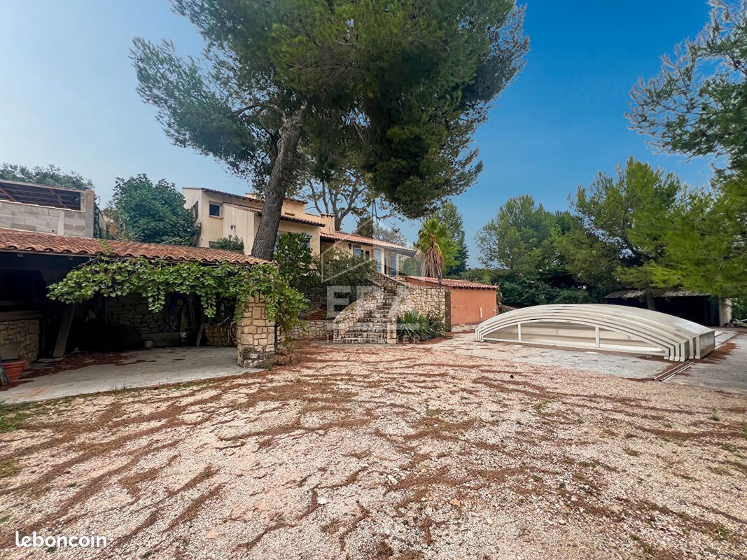 4 bedrooms House in Rognac, France No. 342407