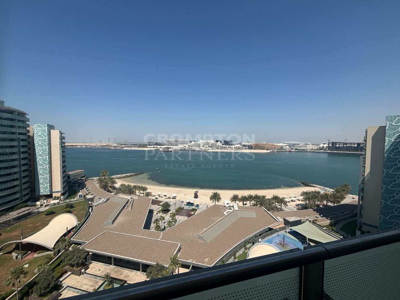 Квартира с 3 спальнями в Al Raha Beach, ОАЭ № 67608