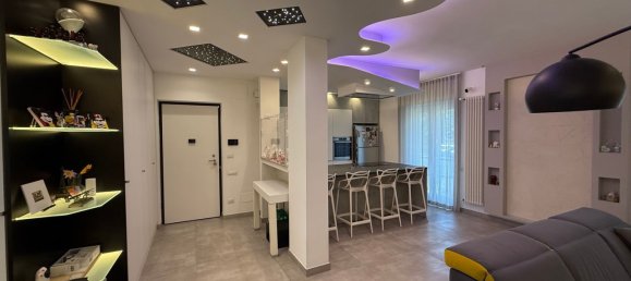 Apartamento de 3 habitaciónes en Matera, Italy No. 283393 2