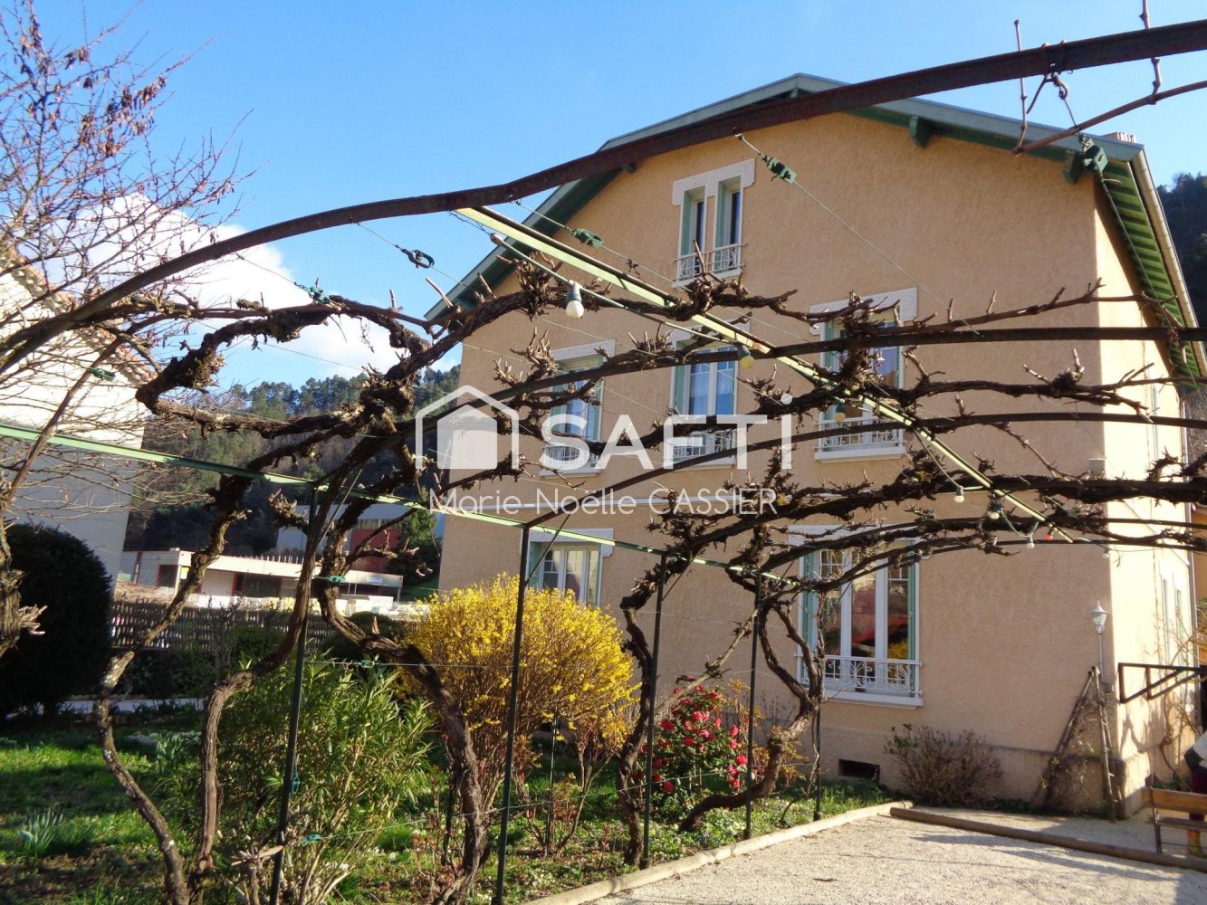 Castelos T10 em Saint-Sauveur-de-Montagut, France N.º 198520