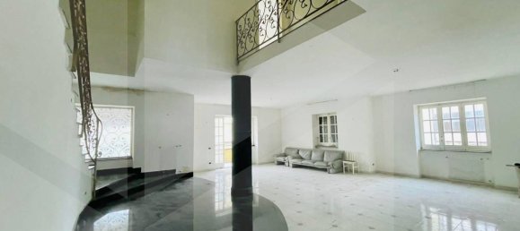 6 rooms House in Villaricca, Italy No. 29390 10