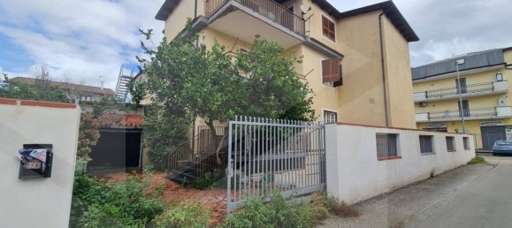 6 rooms House in Villaricca, Italy No. 29390 5