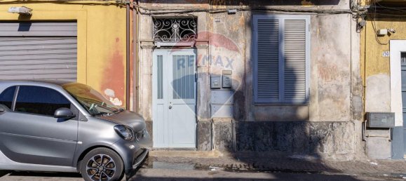 5 rooms House in Catania, Italy No. 173560 28