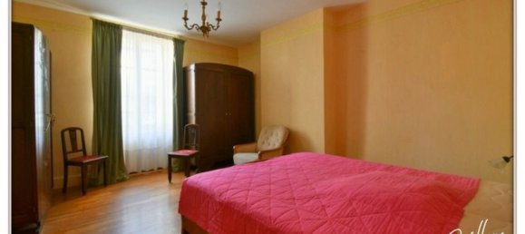 5 Schlafzimmer Stadthaus in Le Chatelet, France, Nr. 75906 22