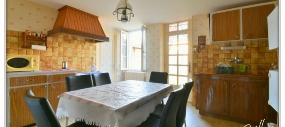5 Schlafzimmer Stadthaus in Le Chatelet, France, Nr. 75906 16