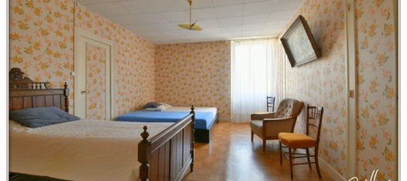 5 Schlafzimmer Stadthaus in Le Chatelet, France, Nr. 75906 47
