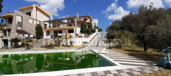 6 bedrooms Villa in Barcellona Pozzo di Gotto, Italy No. 317728 7
