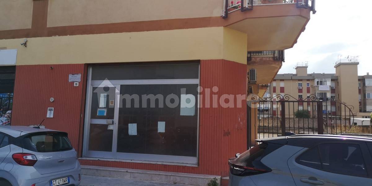 2 rooms Commercial property in Palermo, Italy No. 364439
