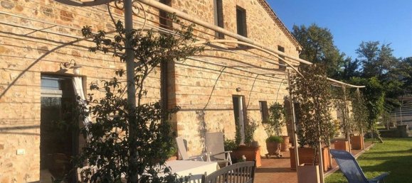 1350m² Commercial property in Montalcino, Italy No. 339403 3