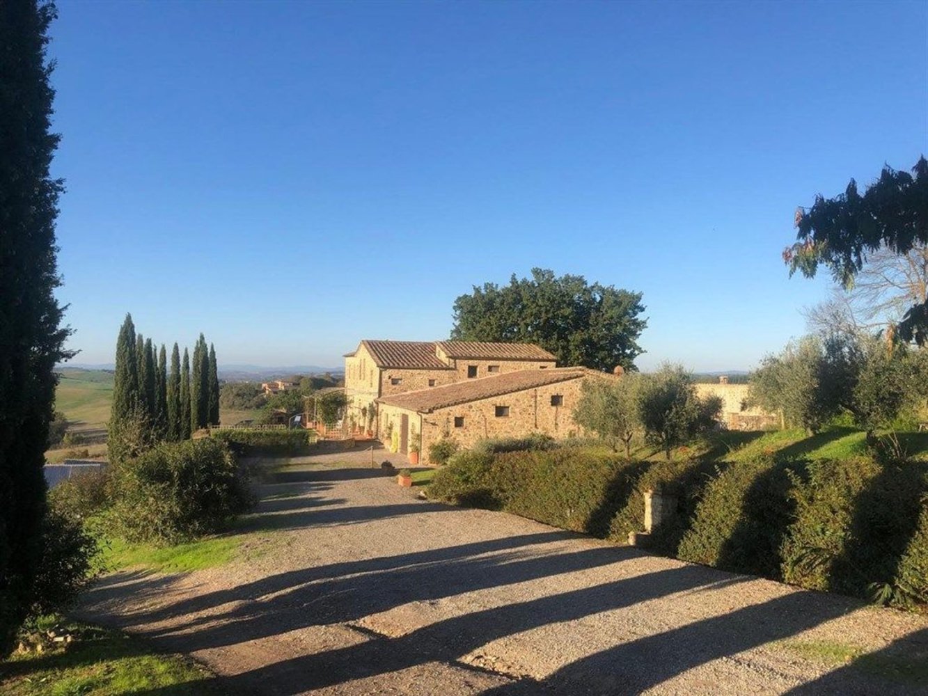 1350m² Commercial property in Montalcino, Italy No. 339403