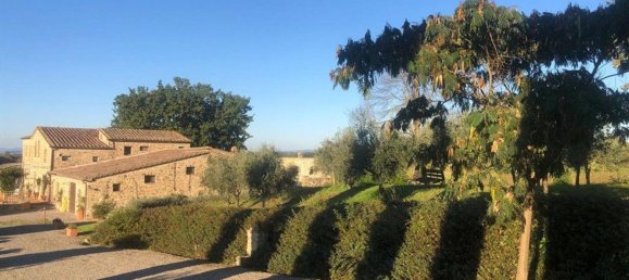 1350m² Commercial property in Montalcino, Italy No. 339403 10