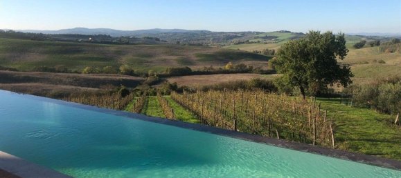 1350m² Commercial property in Montalcino, Italy No. 339403 2