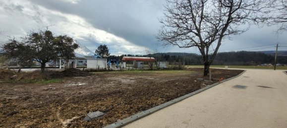 422m² Land in Entre-deux-Guiers, France No. 194149 5