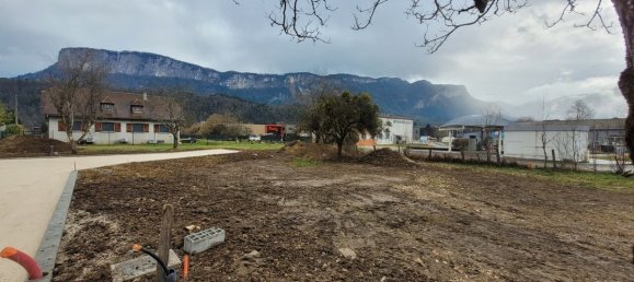 422m² Land in Entre-deux-Guiers, France No. 194149 6