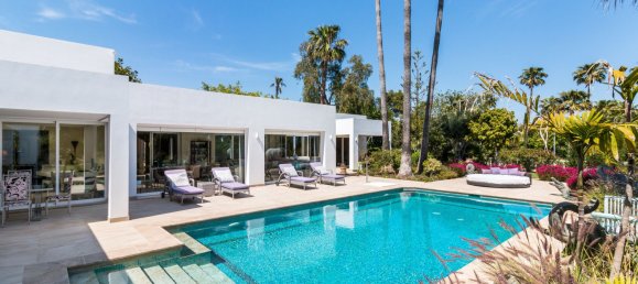 Villa de 5 dormitorios en Estepona, Spain No. 108993 9