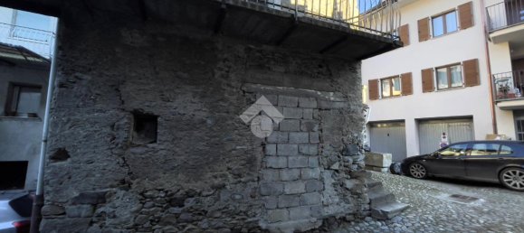 4 rooms House in Tirano, Italy No. 109079 7