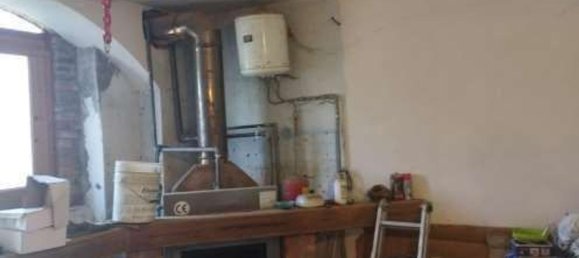 9 rooms Apartment in Cocquio-Trevisago, Italy No. 184525 4