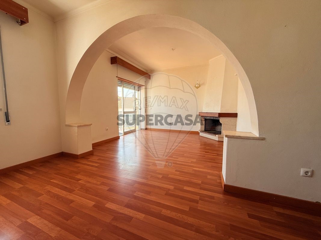 2 bedrooms Apartment in Aveiras de Baixo, Portugal No. 286527