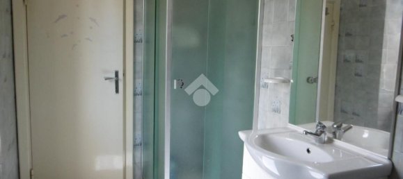 Дом с 3 комнатами в Генуя, Италия № 39464 12