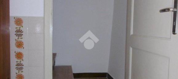 Дом с 3 комнатами в Генуя, Италия № 39464 6