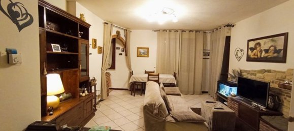 6-salle Appartement à Sinalunga, Italy No. 215778 8
