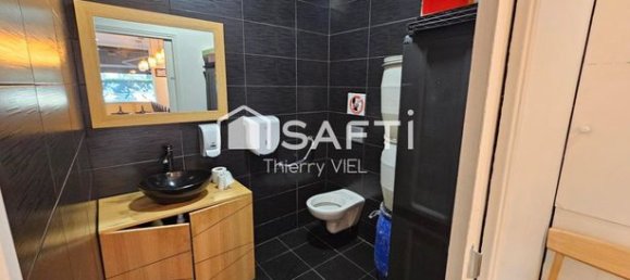 60m² Commercial property in Le Raincy, France No. 314921 5