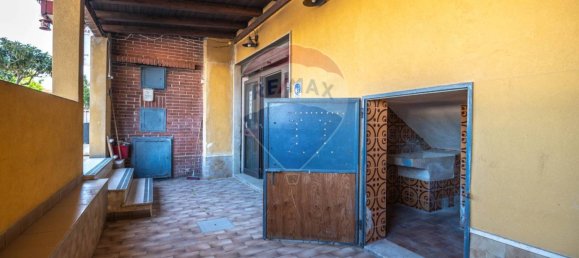 Propiedad comercial de 5 habitaciónes en Pozzallo, Italy No. 353411 6