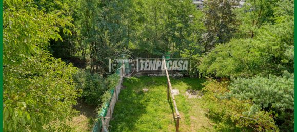 Дом с 4 комнатами в Варесе, Италия № 298154 5